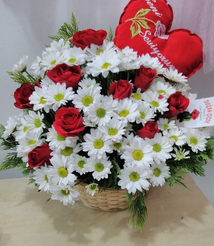 Papatyalar Arasnda Gller